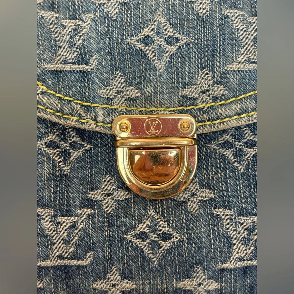 Louis Vuitton Monogram Denim Camera Bag - Picture 6 of 15